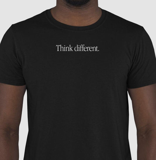 Camiseta Think Differente - Preta